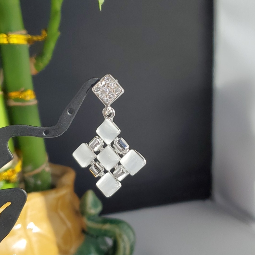 Fancy Earring - Picture 3 of 3